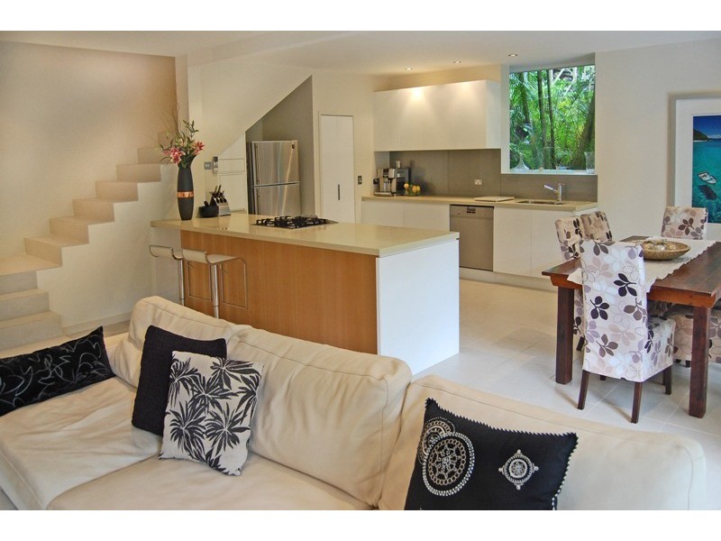 37 Moore Street, Trinity Beach QLD 4879