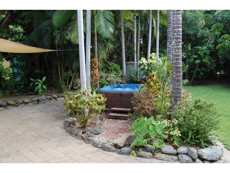 37 Moore Street, Trinity Beach QLD 4879