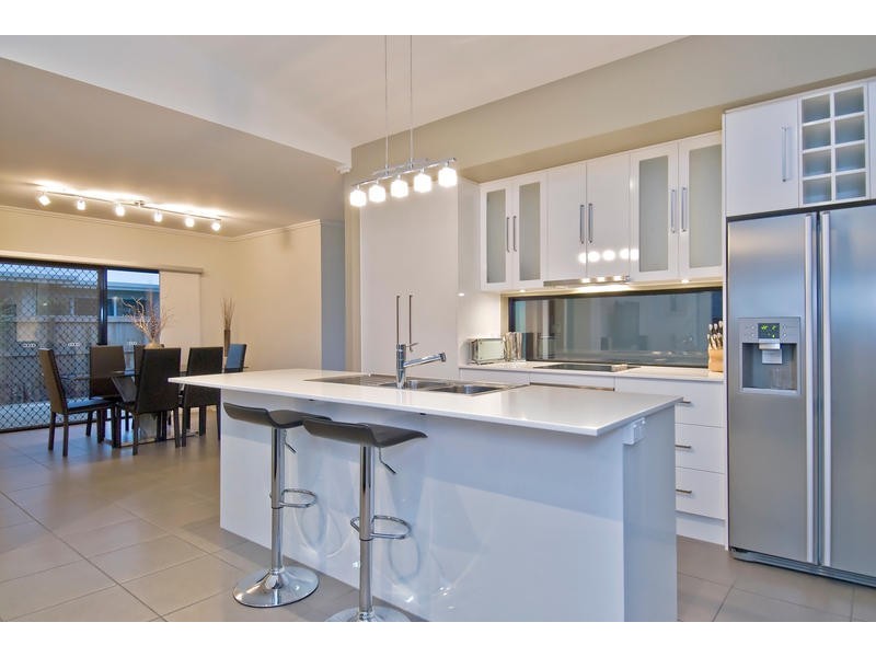 119 Roberts Drive, Trinity Beach QLD 4879