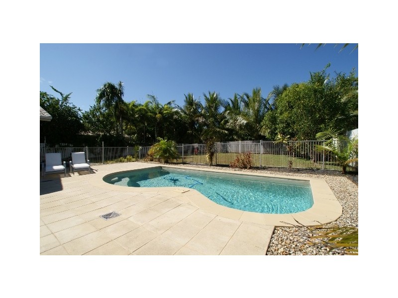 2 Green Ave, Kewarra Beach QLD 4879