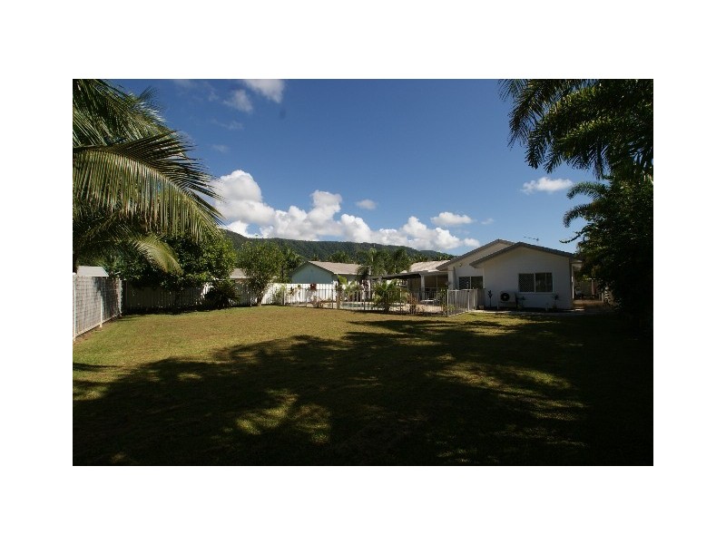 2 Green Ave, Kewarra Beach QLD 4879