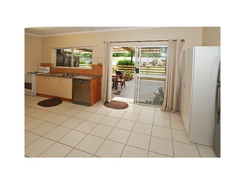 6 Centaur Street, Trinity Park QLD 4879
