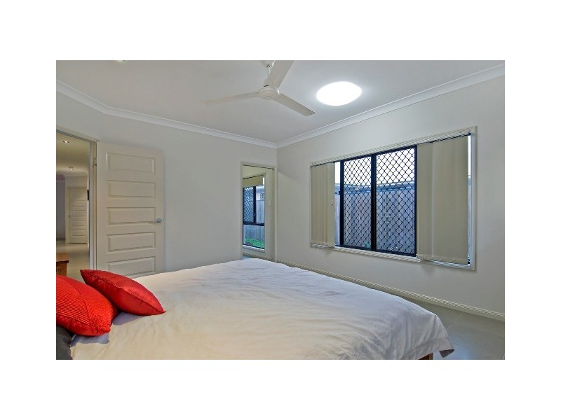 11 Icefire Quay, Trinity Park QLD 4879