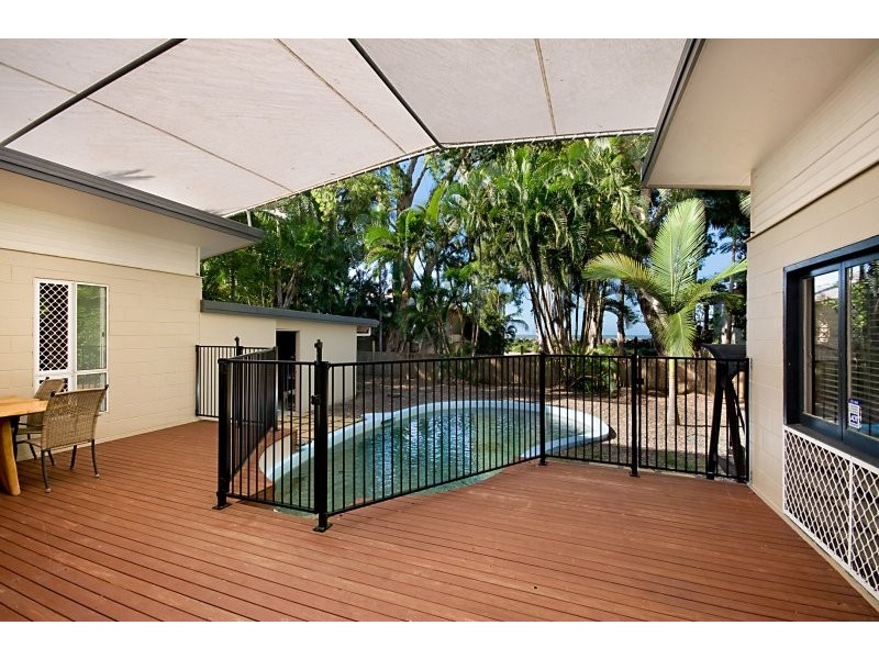 18 Batt Street, Clifton Beach QLD 4879