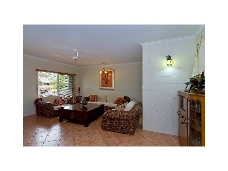 16 Volute Close, Trinity Beach QLD 4879
