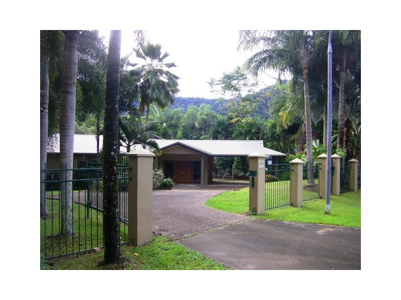 25-27 Runnymede Avenue, Redlynch QLD 4870