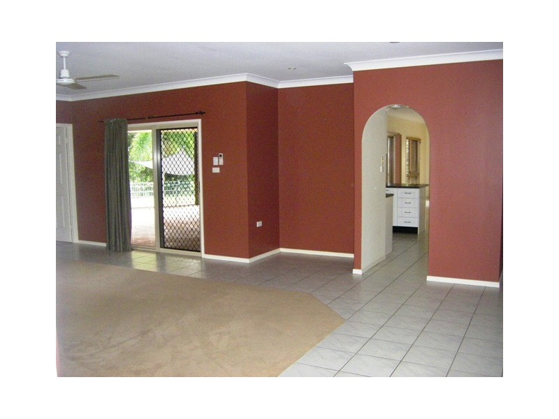 25-27 Runnymede Avenue, Redlynch QLD 4870