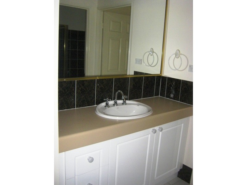 25-27 Runnymede Avenue, Redlynch QLD 4870