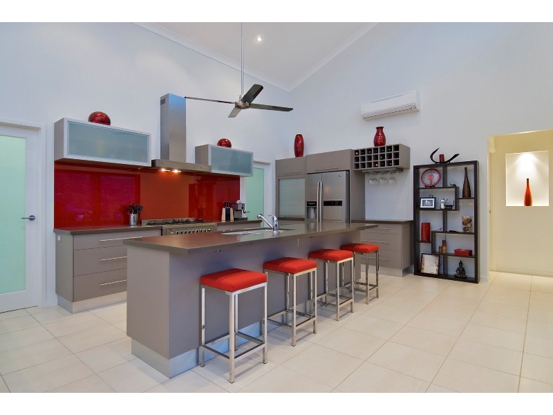 8 Barnacle Street, Trinity Beach QLD 4879