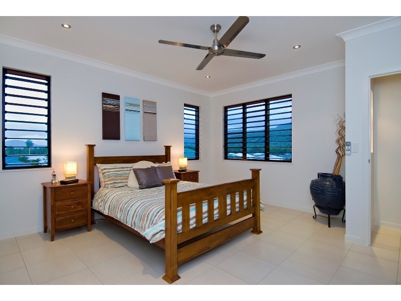 8 Barnacle Street, Trinity Beach QLD 4879