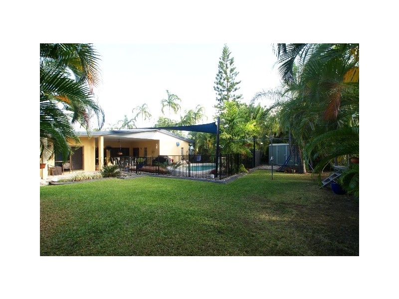 Clifton Beach QLD 4879