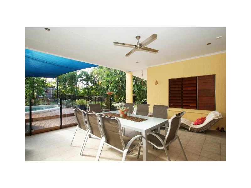 Clifton Beach QLD 4879