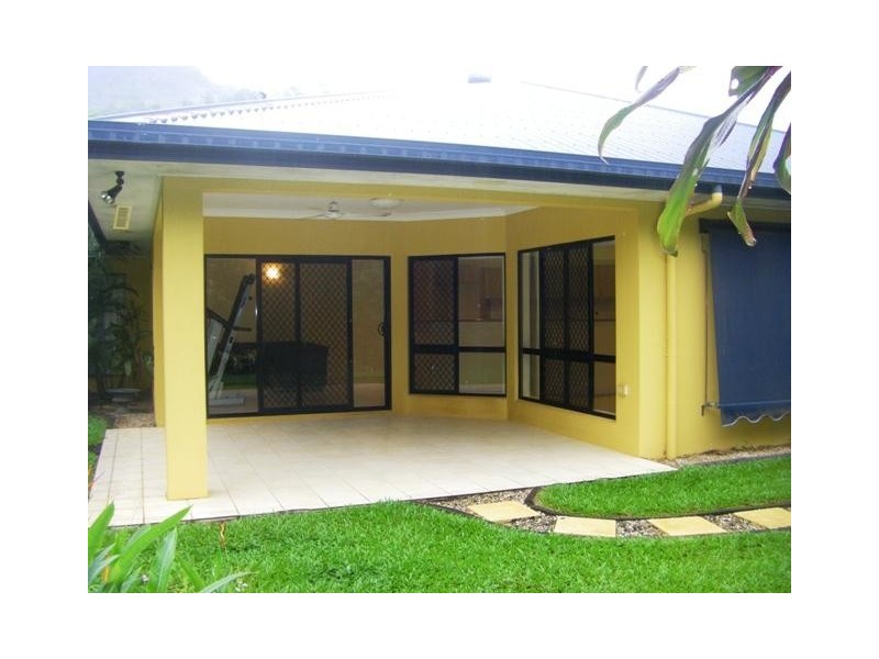 17 William Hickey Drive, Redlynch QLD 4870