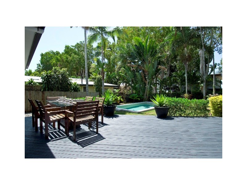 16 Batt Street, Clifton Beach QLD 4879