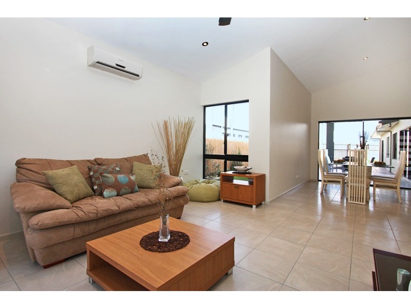 4 Quartzborough Promenade, Trinity Park QLD 4879