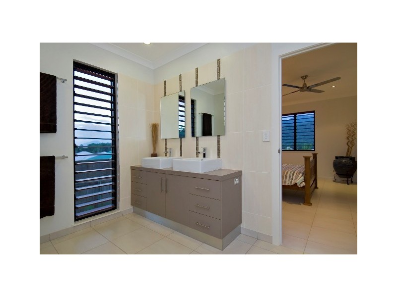 8 Barnacle Street, Trinity Beach QLD 4879