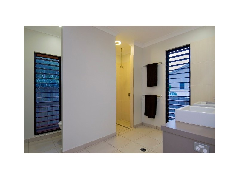 8 Barnacle Street, Trinity Beach QLD 4879