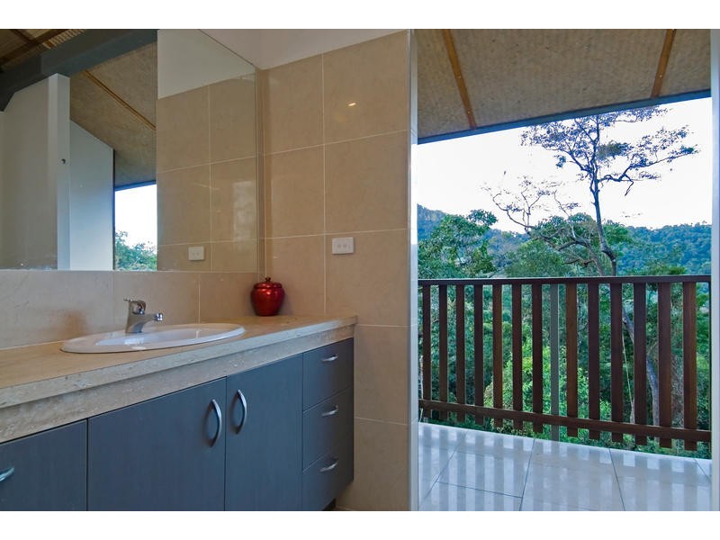 22 Chatham Terrace, Smithfield QLD 4878