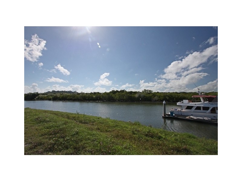 3 Ragamuffin Quay, Trinity Park QLD 4879
