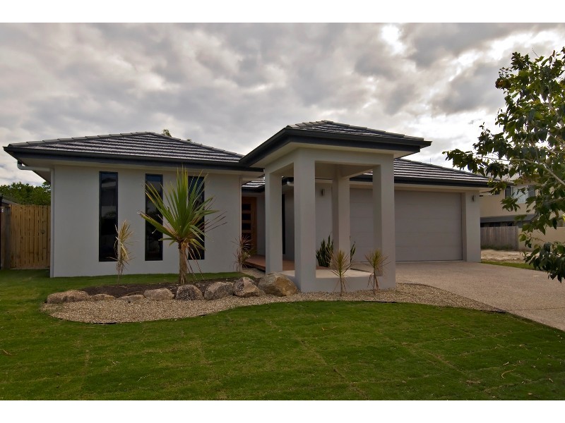 13 Icefire Quay, Trinity Park QLD 4879