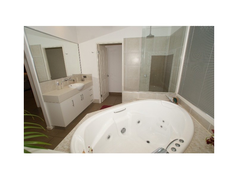 10 Iridescent Drive, Trinity Park QLD 4879