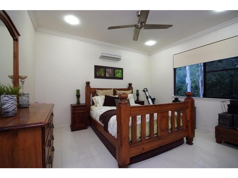 8 Celebration Close, Clifton Beach QLD 4879