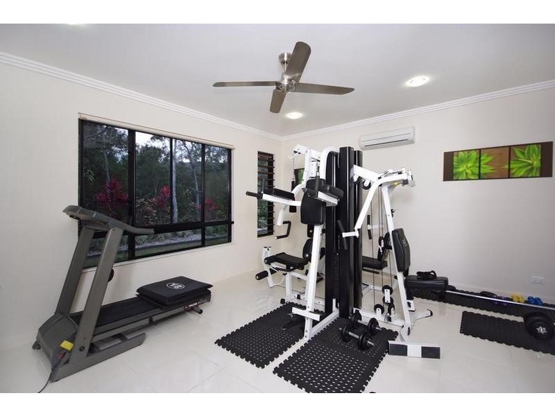 8 Celebration Close, Clifton Beach QLD 4879