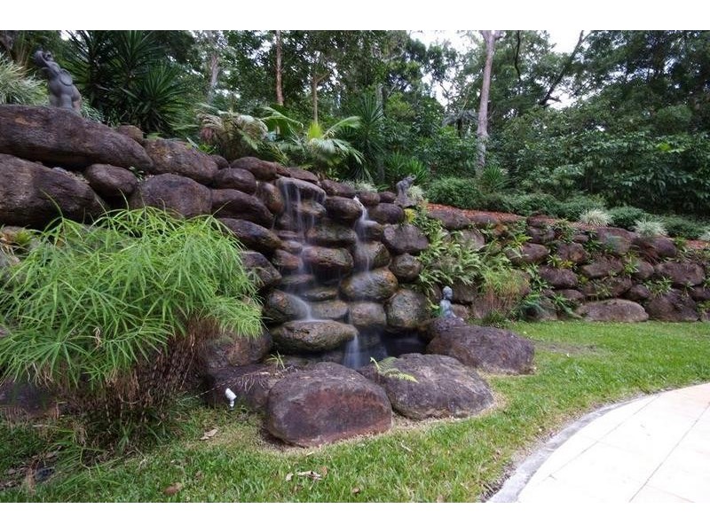 8 Celebration Close, Clifton Beach QLD 4879