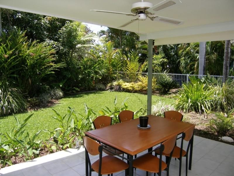 4 Michaelmas Close, Clifton Beach QLD 4879