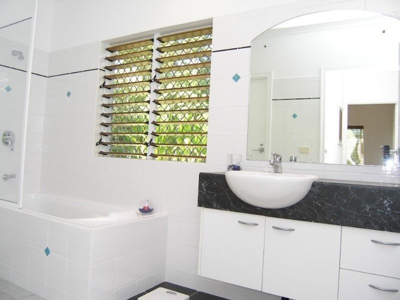 4 Michaelmas Close, Clifton Beach QLD 4879