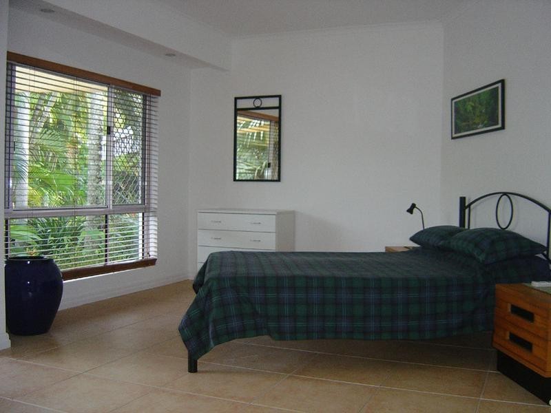 4 Michaelmas Close, Clifton Beach QLD 4879