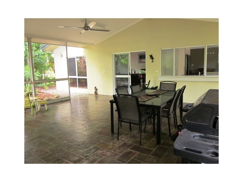 4 Egmont Close, Clifton Beach QLD 4879