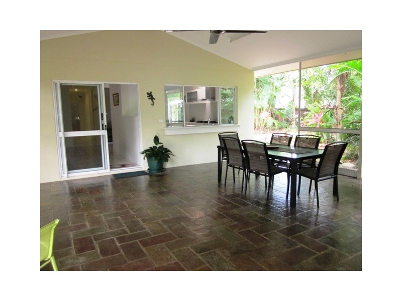 4 Egmont Close, Clifton Beach QLD 4879