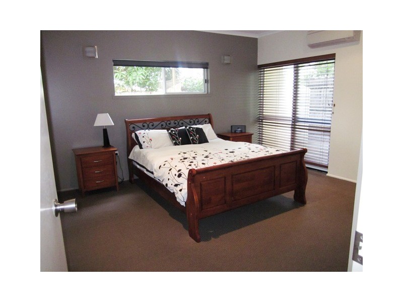 4 Egmont Close, Clifton Beach QLD 4879