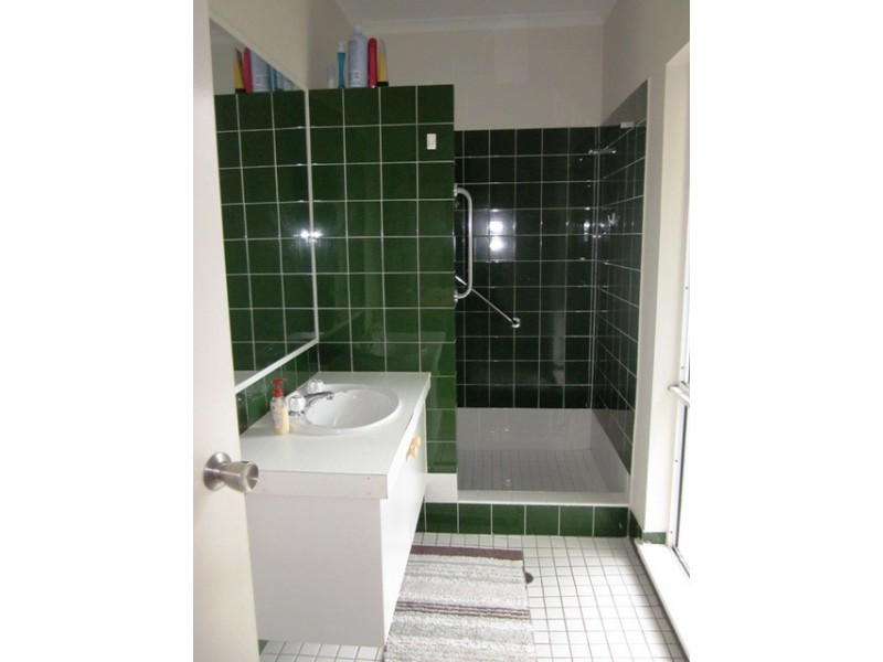 4 Egmont Close, Clifton Beach QLD 4879