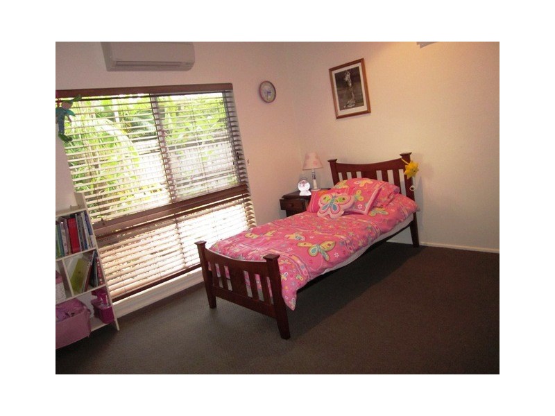 4 Egmont Close, Clifton Beach QLD 4879