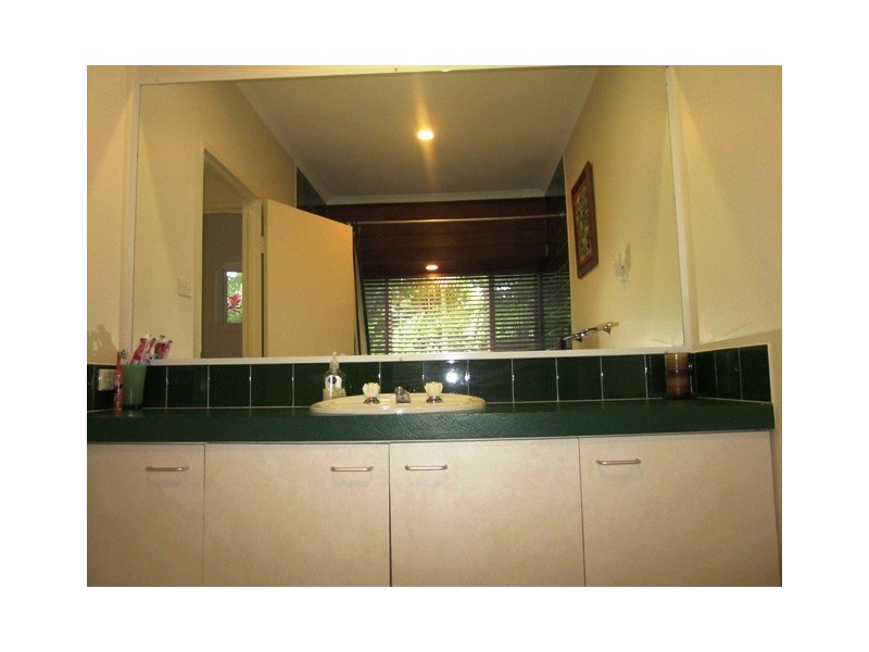 4 Egmont Close, Clifton Beach QLD 4879