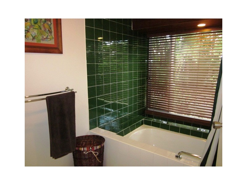 4 Egmont Close, Clifton Beach QLD 4879