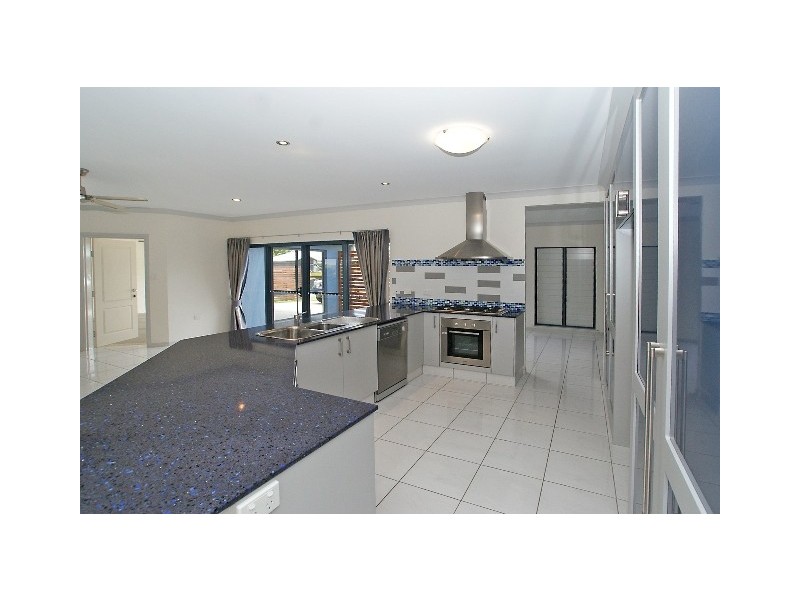 18 Selwyn Cct, Trinity Park QLD 4879