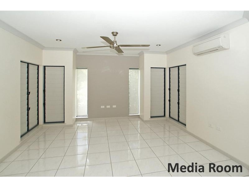 18 Selwyn Cct, Trinity Park QLD 4879