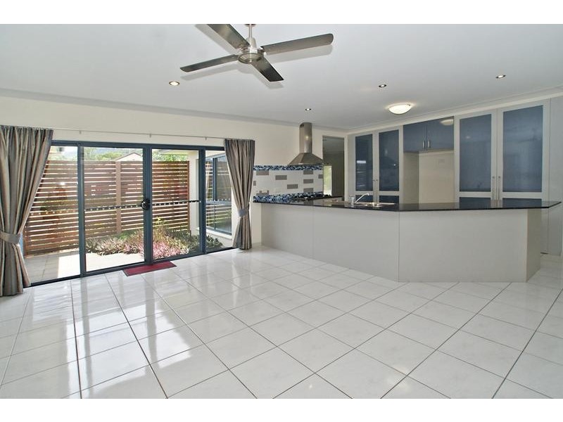 18 Selwyn Cct, Trinity Park QLD 4879