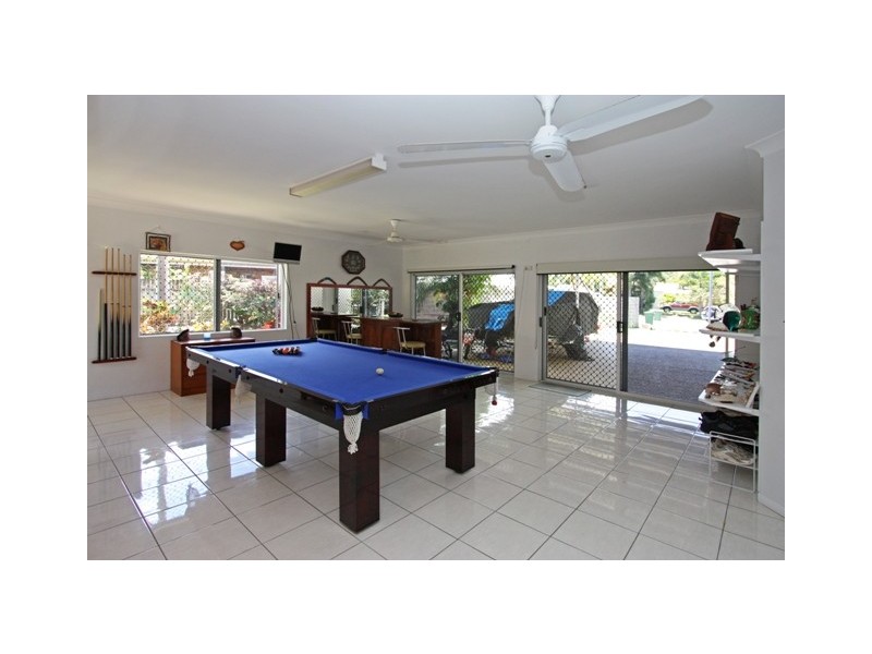 2 Avoca Close, Kewarra Beach QLD 4879
