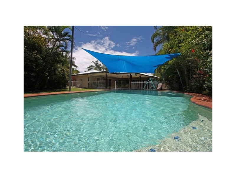 2 Avoca Close, Kewarra Beach QLD 4879