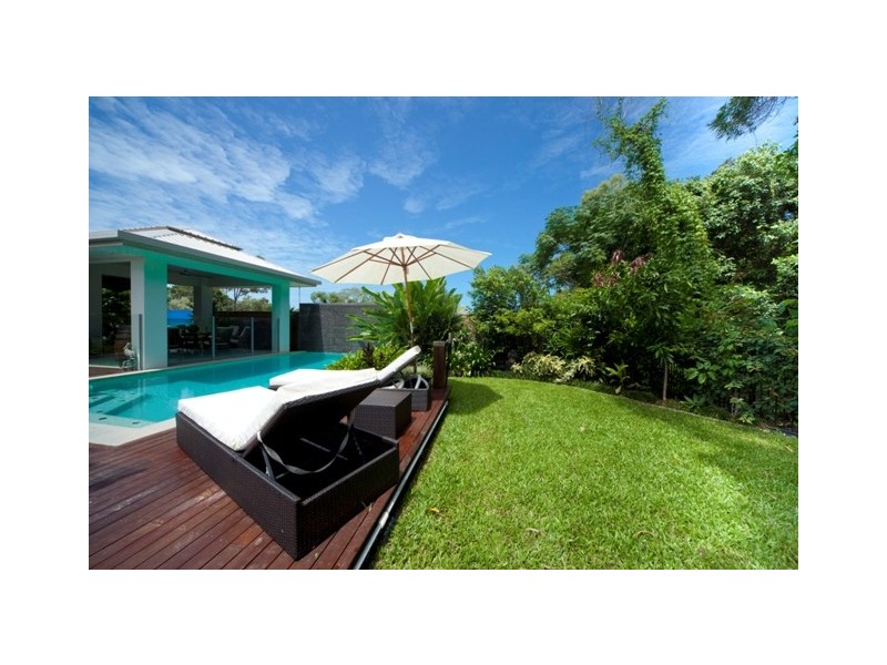 21 Muller Street, Palm Cove QLD 4879