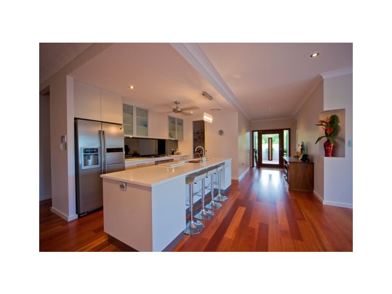 21 Muller Street, Palm Cove QLD 4879