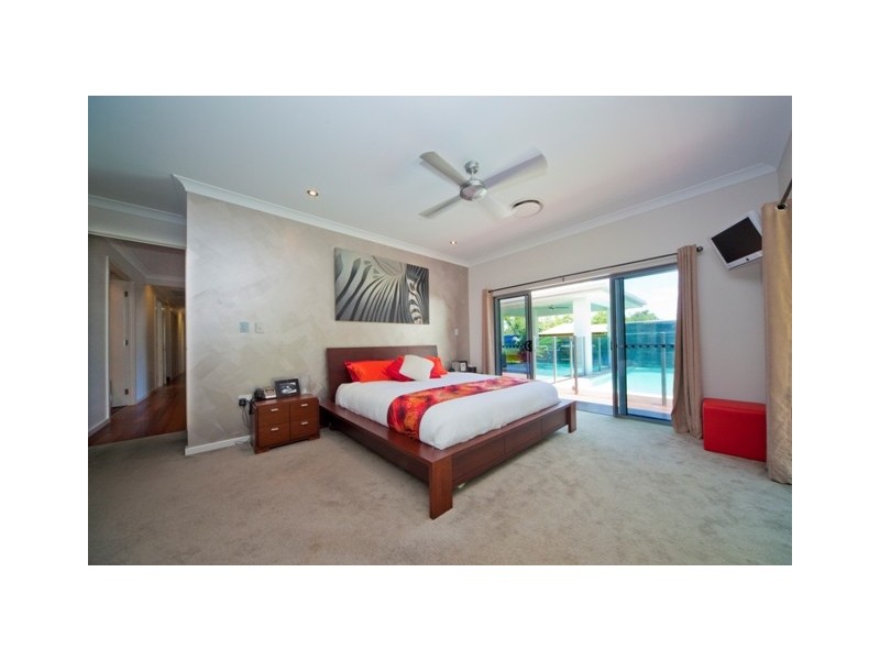 21 Muller Street, Palm Cove QLD 4879