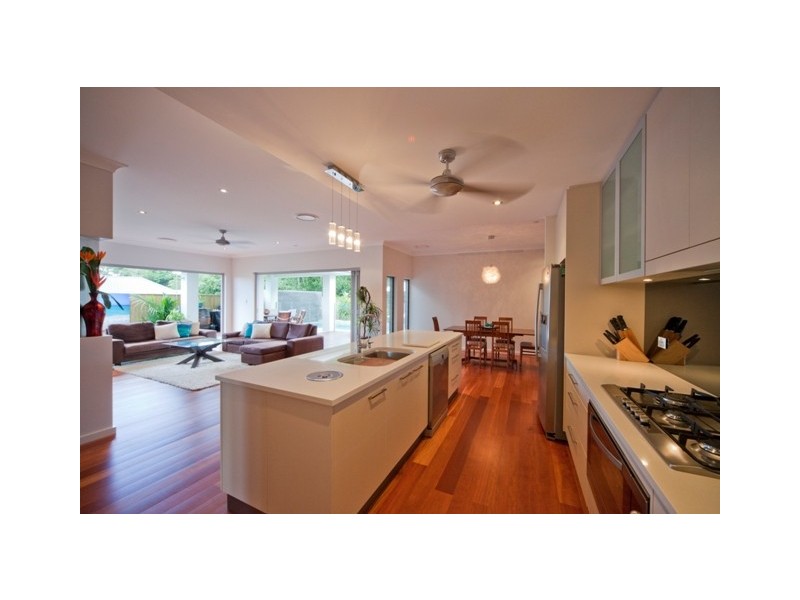 21 Muller Street, Palm Cove QLD 4879