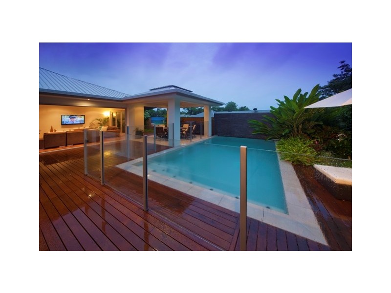 21 Muller Street, Palm Cove QLD 4879