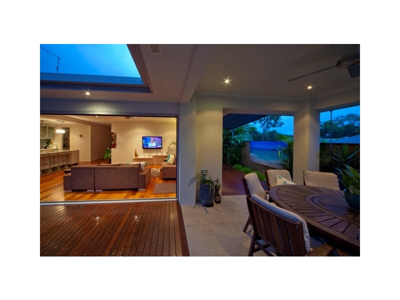 21 Muller Street, Palm Cove QLD 4879