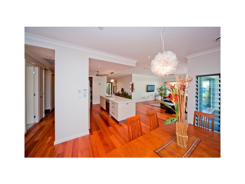 21 Muller Street, Palm Cove QLD 4879